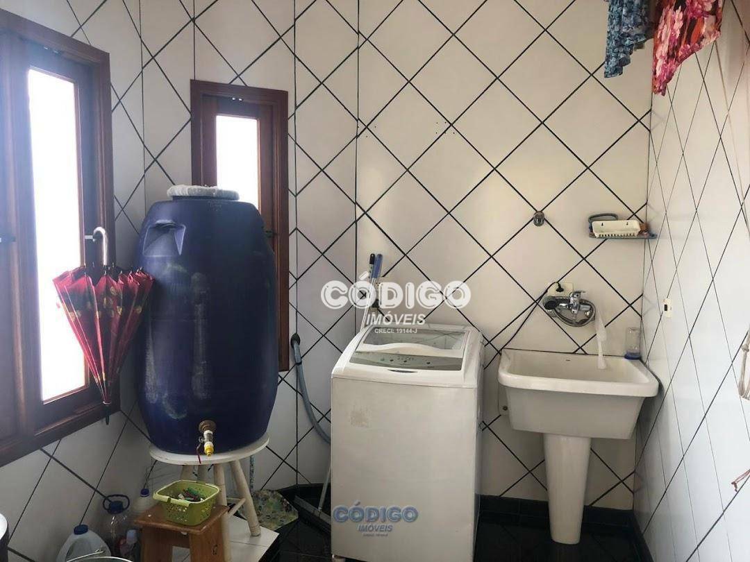 Sobrado à venda com 3 quartos, 303m² - Foto 12