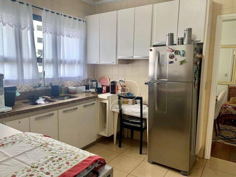 Apartamento à venda com 4 quartos, 193m² - Foto 10