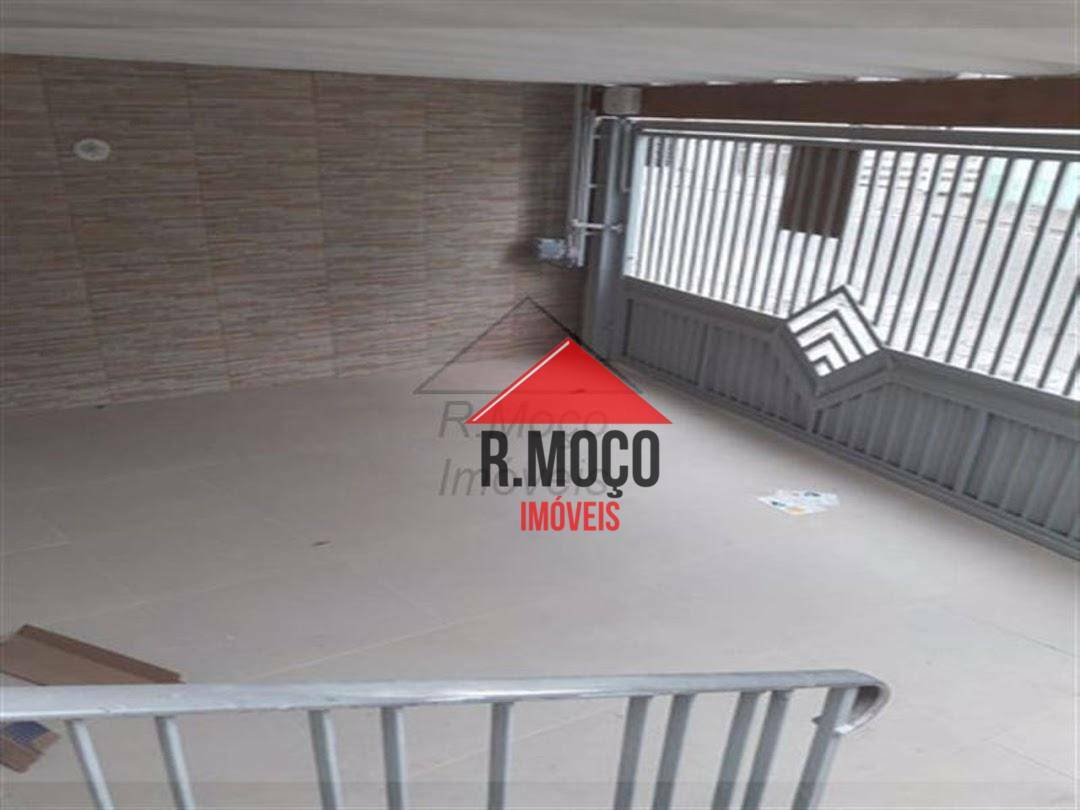 Sobrado à venda com 3 quartos, 250m² - Foto 1