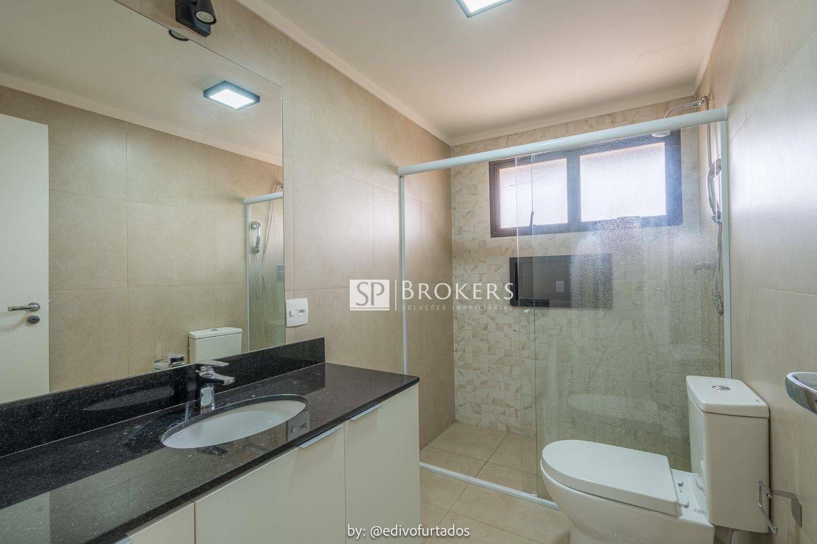 Apartamento para alugar com 3 quartos, 185m² - Foto 13