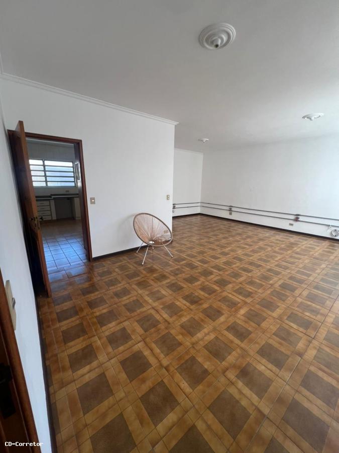 Casa à venda com 3 quartos, 200m² - Foto 3