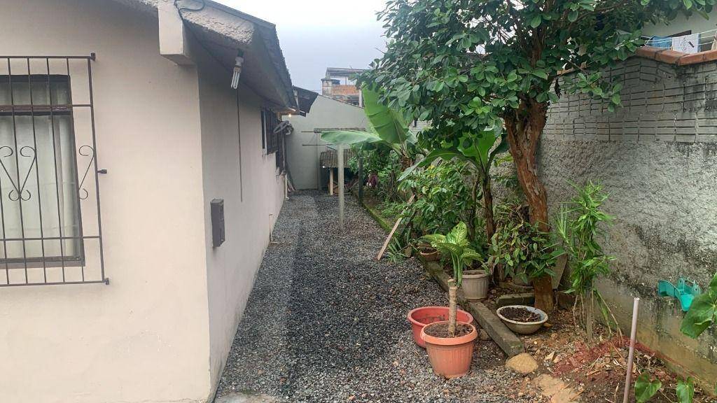 Casa para alugar com 2 quartos, 90m² - Foto 14
