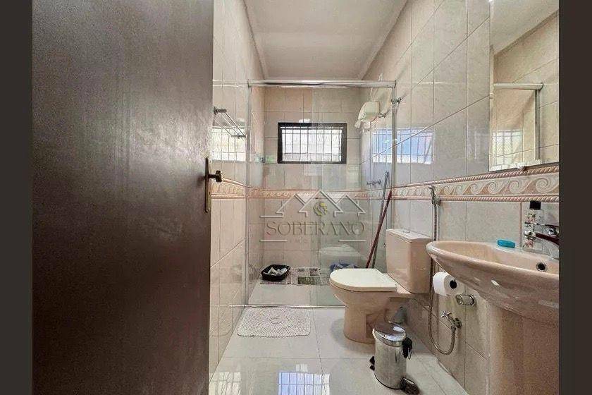 Sobrado à venda e aluguel com 4 quartos, 260M2 - Foto 17