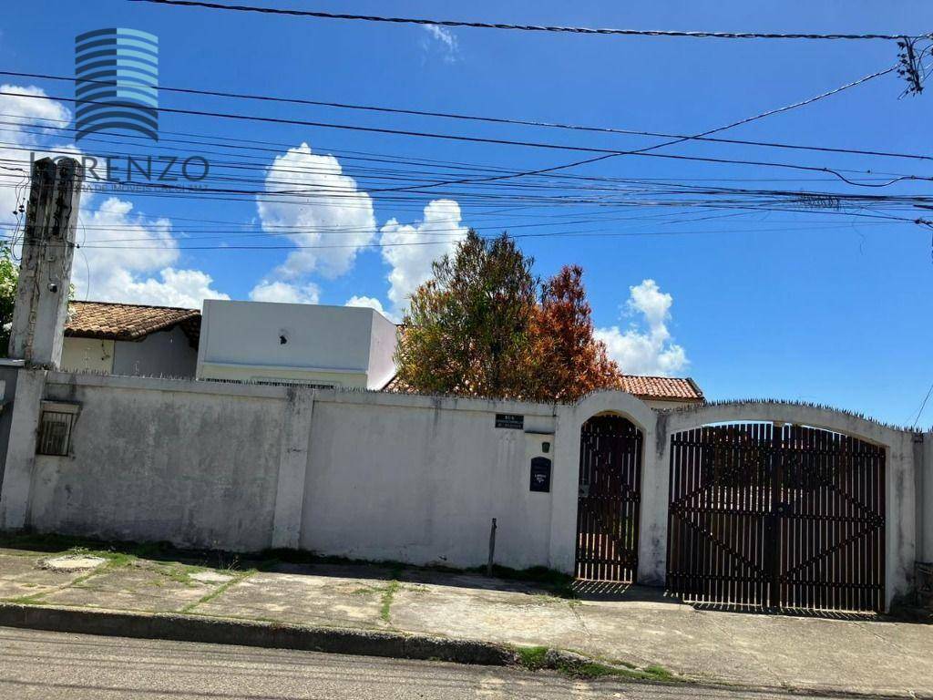 Casa de Condomínio à venda e aluguel com 5 quartos, 250m² - Foto 3