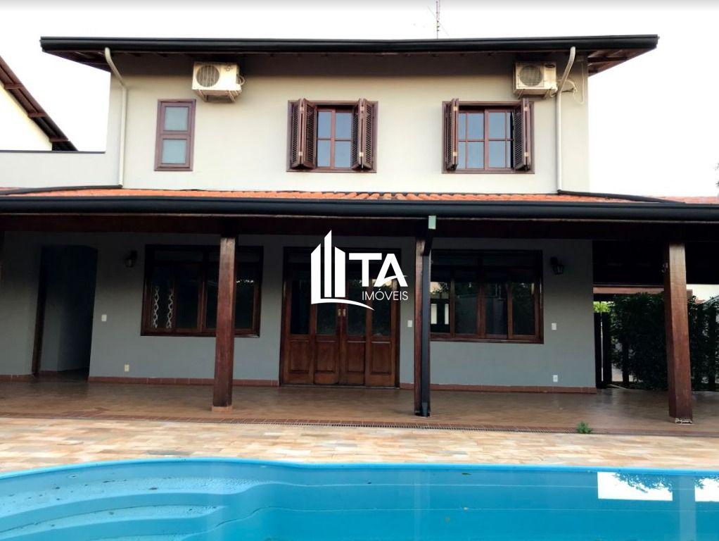 Casa para alugar com 5 quartos, 350m² - Foto 1