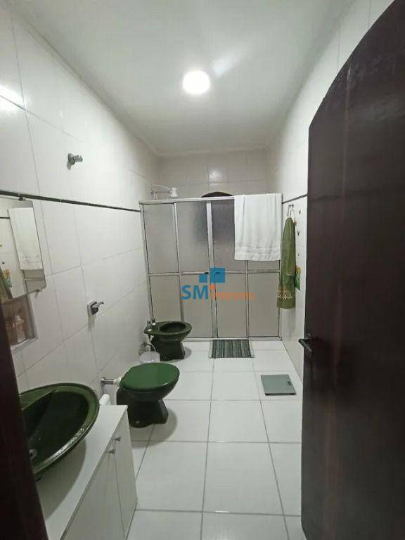 Casa à venda com 3 quartos, 230m² - Foto 9