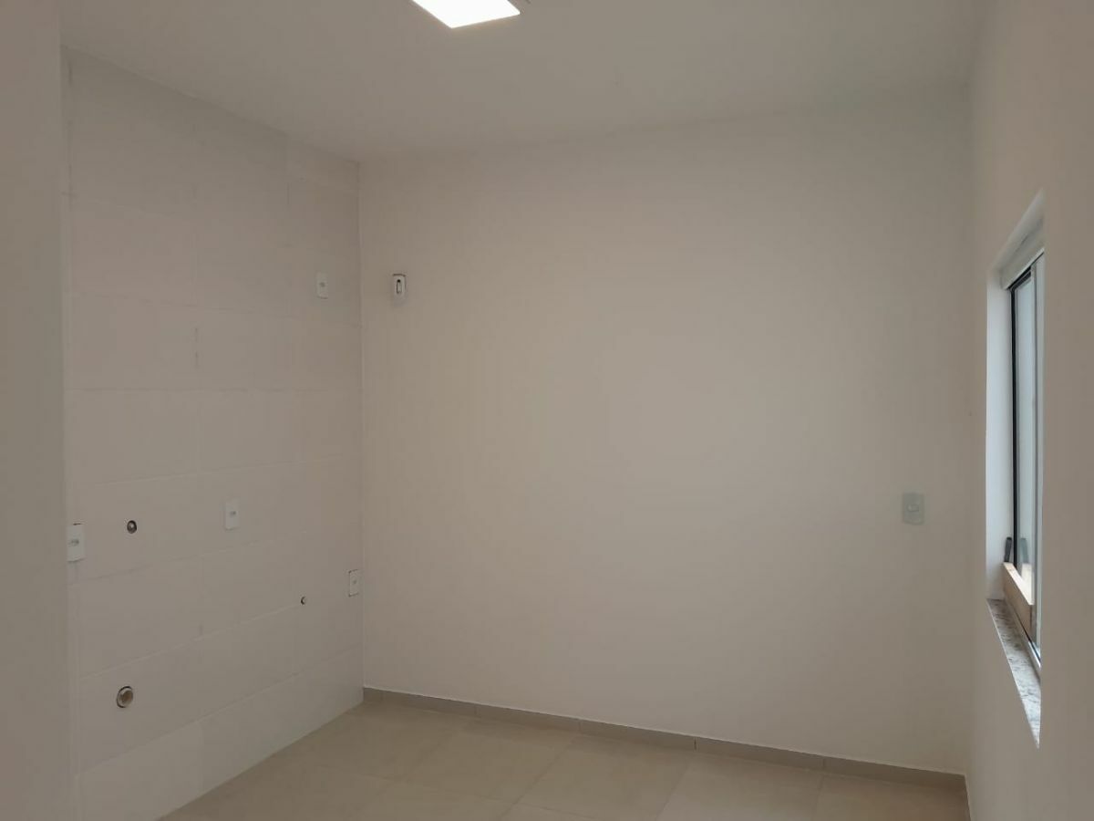 Casa à venda com 2 quartos, 86m² - Foto 4