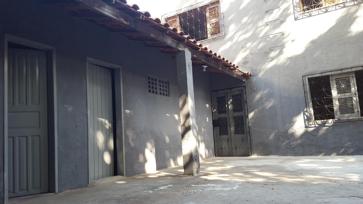 Casa para alugar com 4 quartos, 188m² - Foto 33