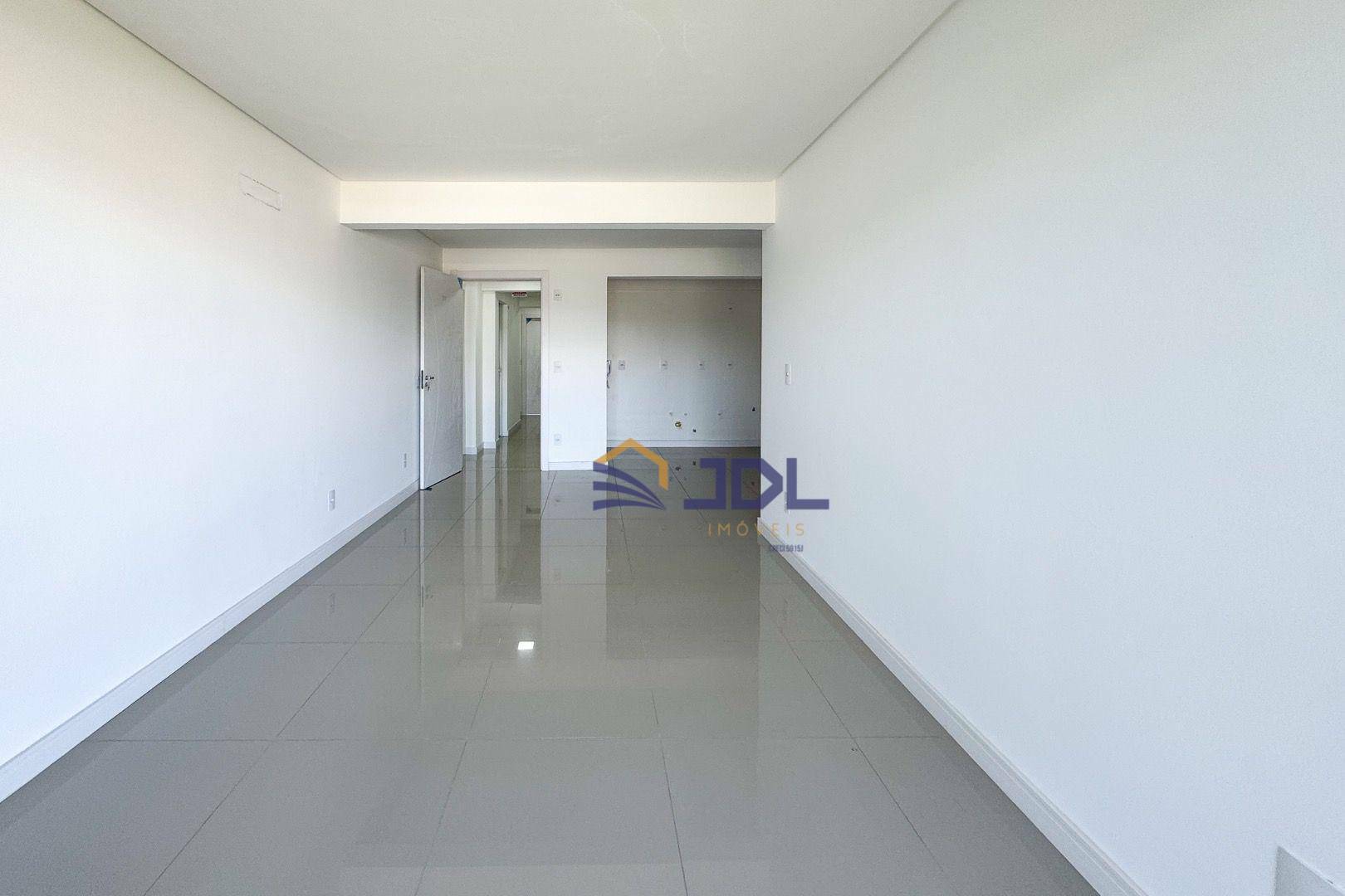 Apartamento à venda com 3 quartos, 80m² - Foto 2