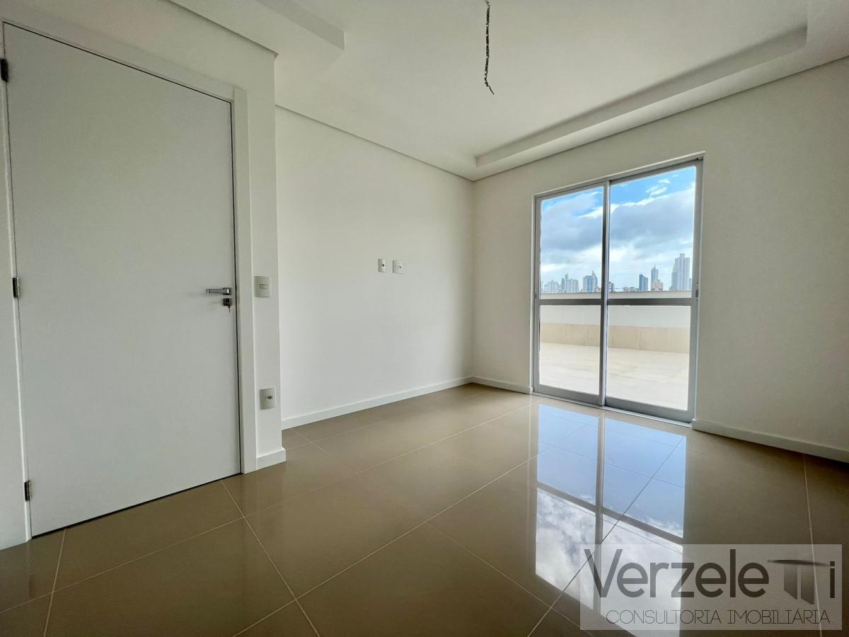 Apartamento à venda com 3 quartos, 179m² - Foto 41