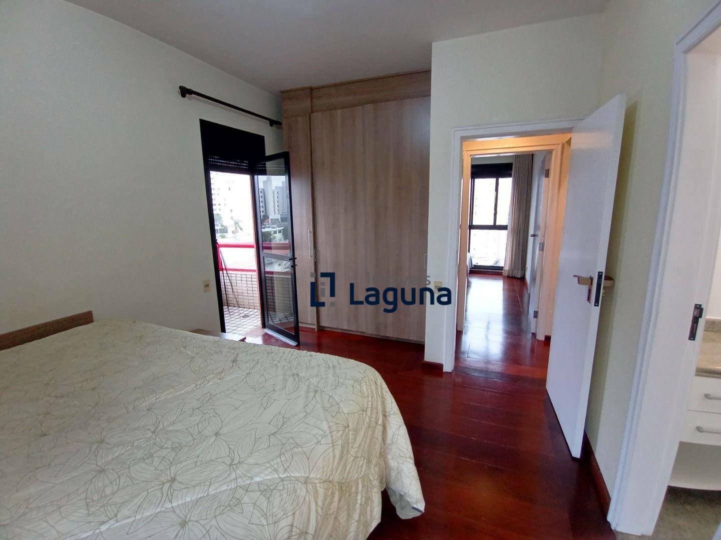 Apartamento à venda com 5 quartos, 300m² - Foto 33