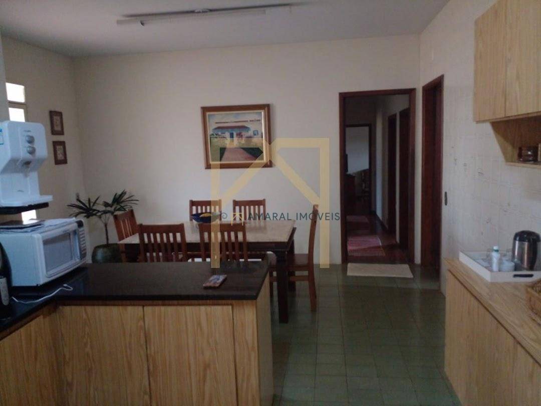 Casa à venda com 3 quartos, 250m² - Foto 12