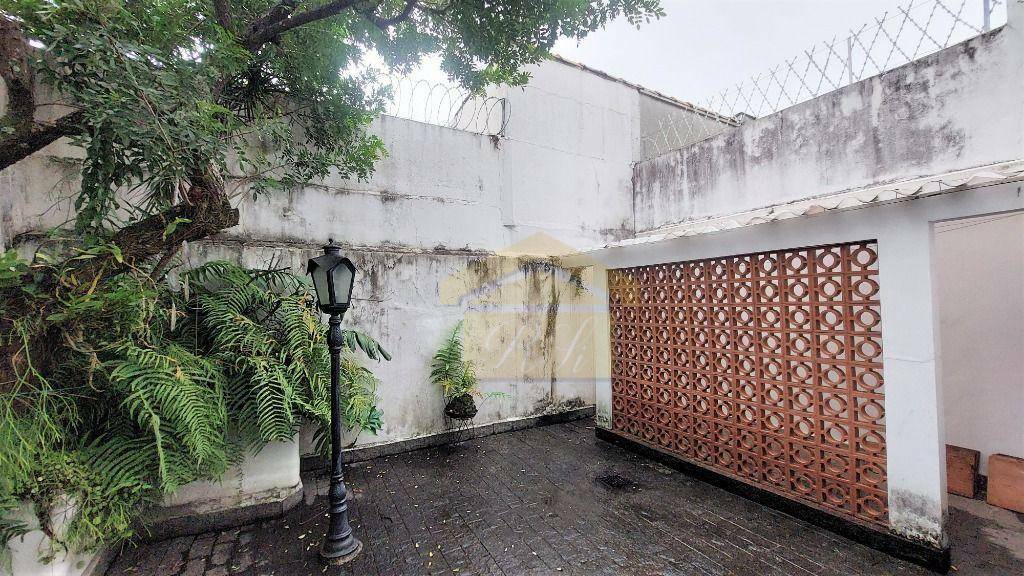 Sobrado à venda e aluguel com 3 quartos, 180m² - Foto 21