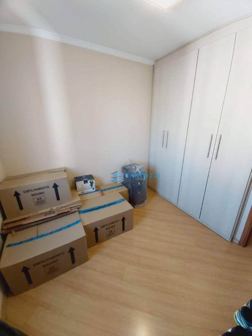 Apartamento à venda com 3 quartos, 60m² - Foto 12