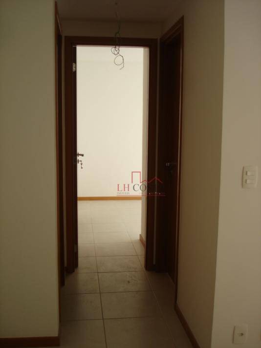 Apartamento à venda com 2 quartos, 60m² - Foto 2