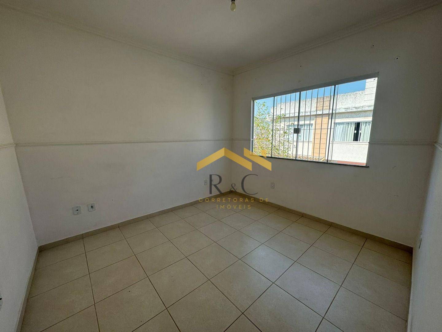 Casa à venda com 2 quartos, 80m² - Foto 13