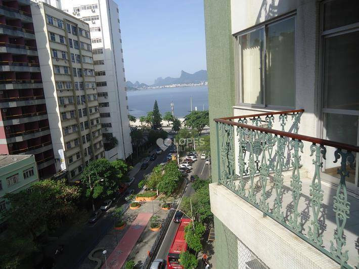 Apartamento à venda com 1 quarto, 60m² - Foto 1