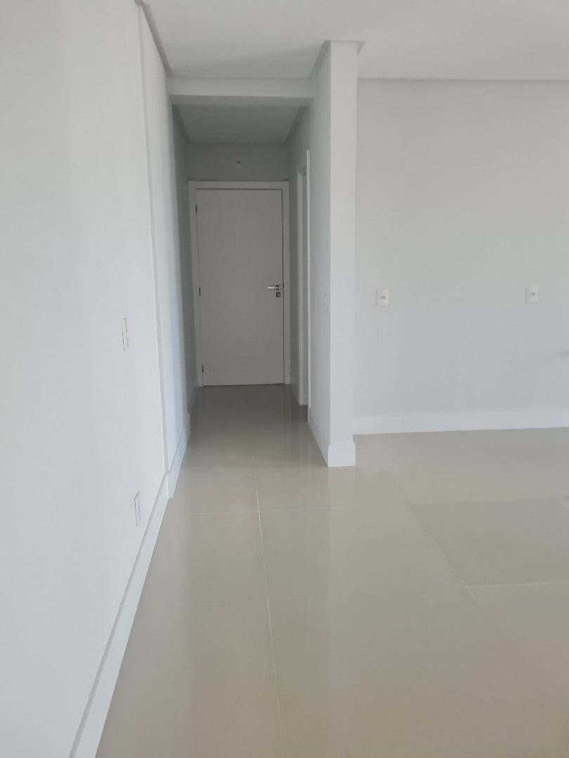 Apartamento à venda com 3 quartos, 123m² - Foto 3