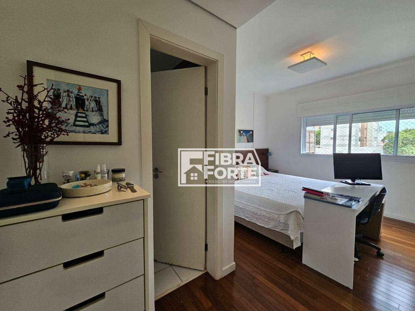 Apartamento para alugar com 3 quartos, 136m² - Foto 10