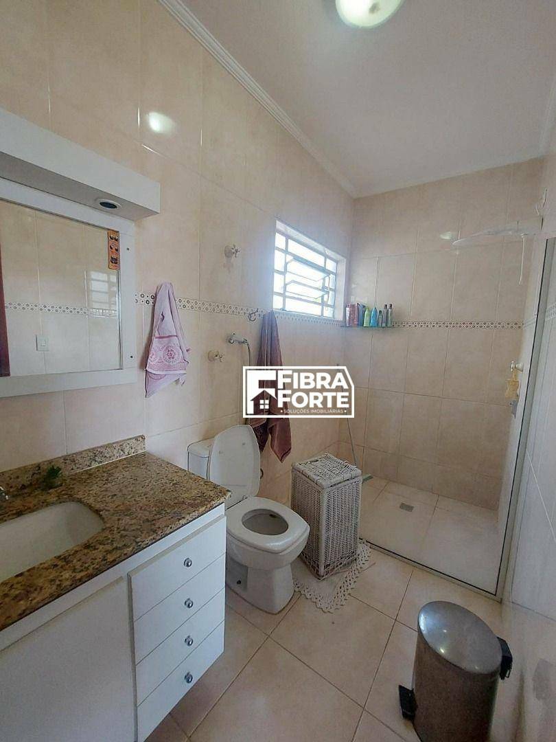 Casa à venda com 4 quartos, 219m² - Foto 10