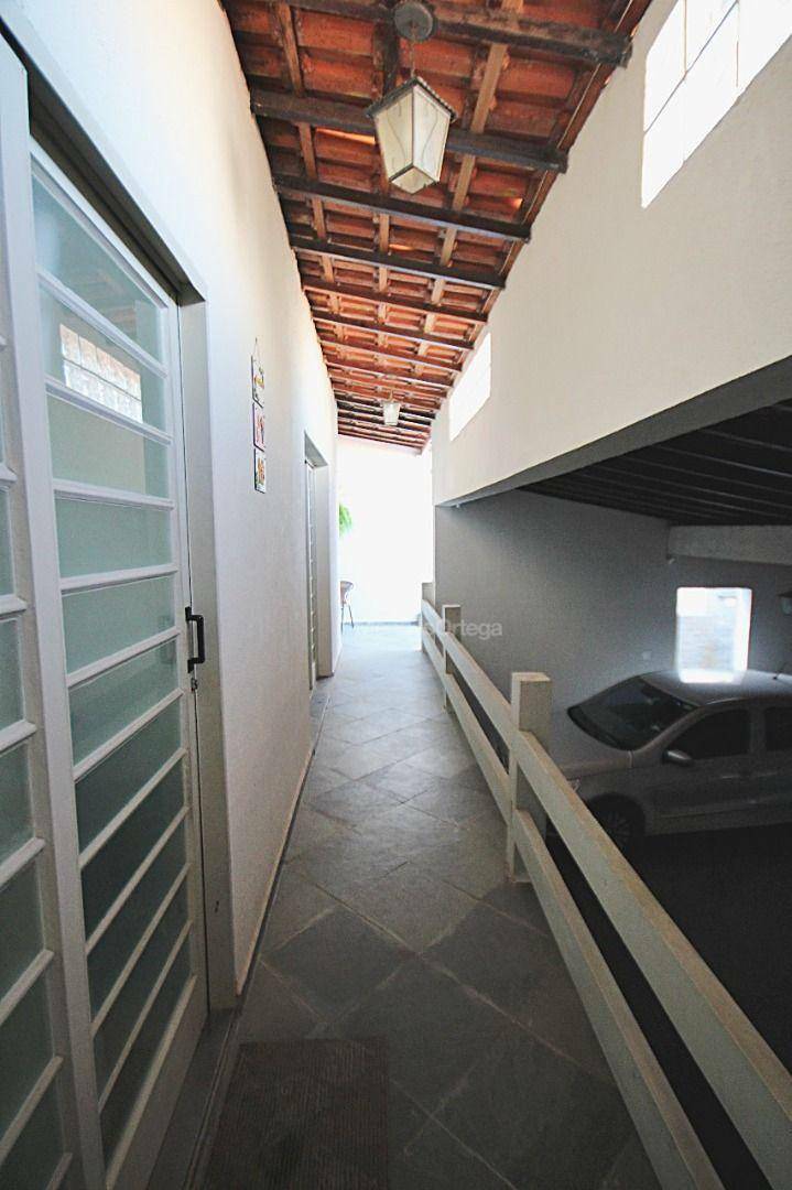 Casa à venda com 3 quartos, 193m² - Foto 9