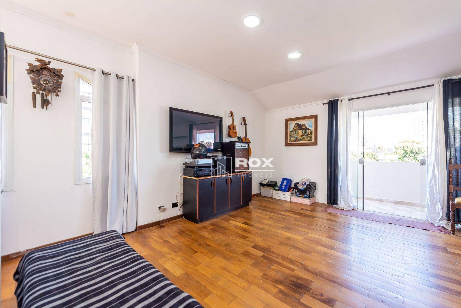 Casa à venda com 5 quartos, 250m² - Foto 25