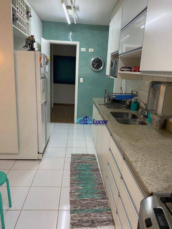 Apartamento à venda com 4 quartos, 213m² - Foto 1