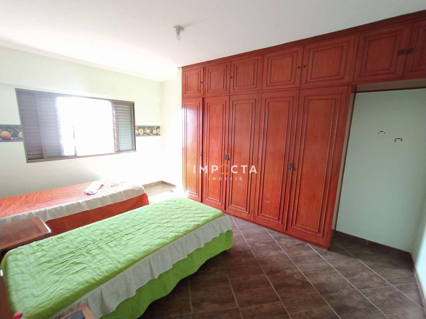 Casa à venda com 4 quartos, 420m² - Foto 18