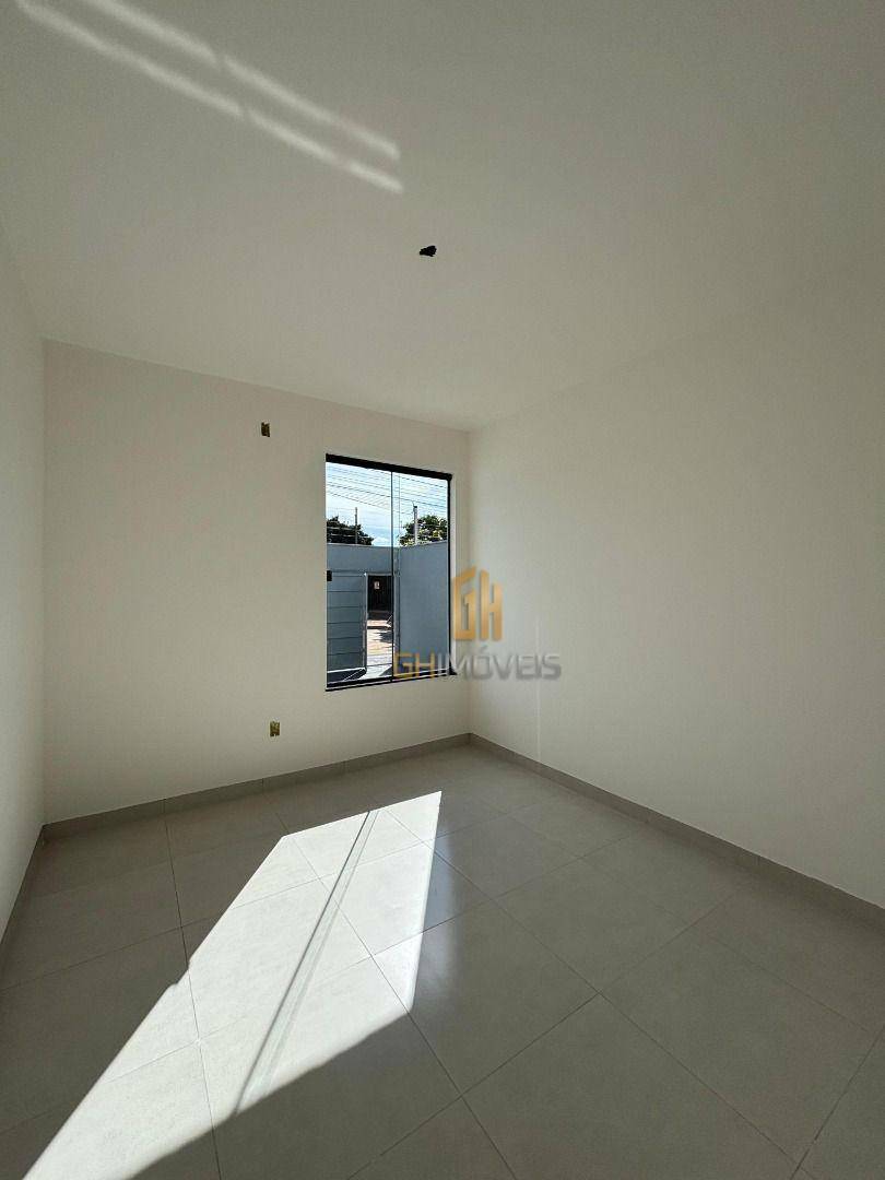 Casa à venda com 3 quartos, 100m² - Foto 2