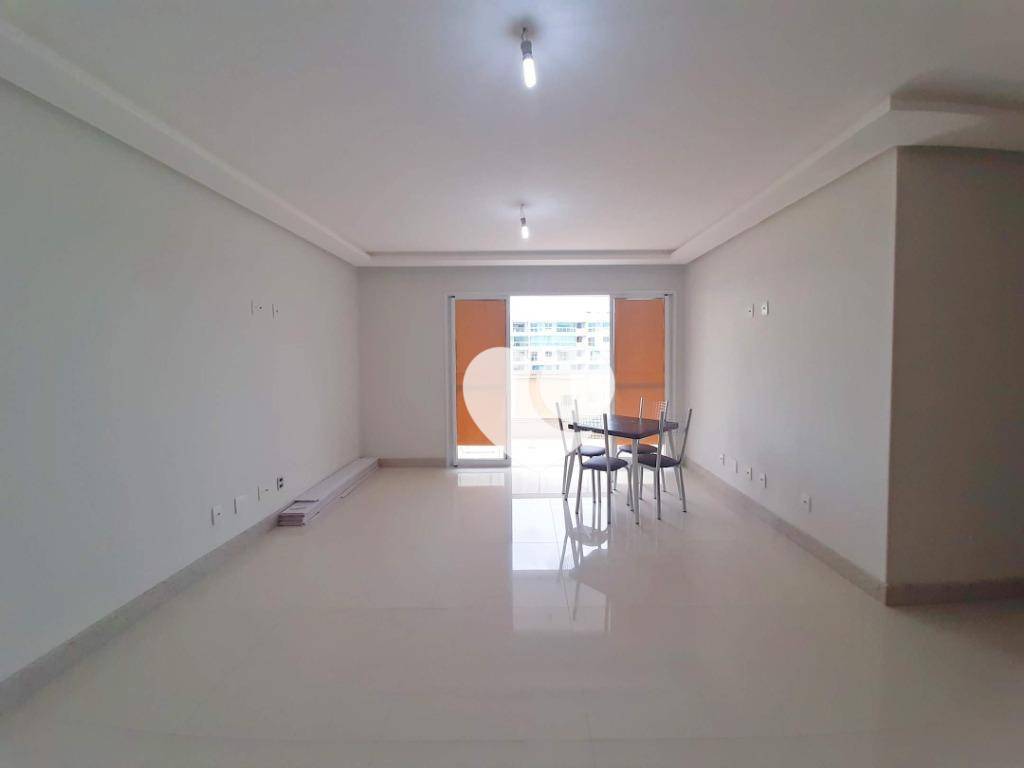 Apartamento à venda com 4 quartos, 180m² - Foto 5