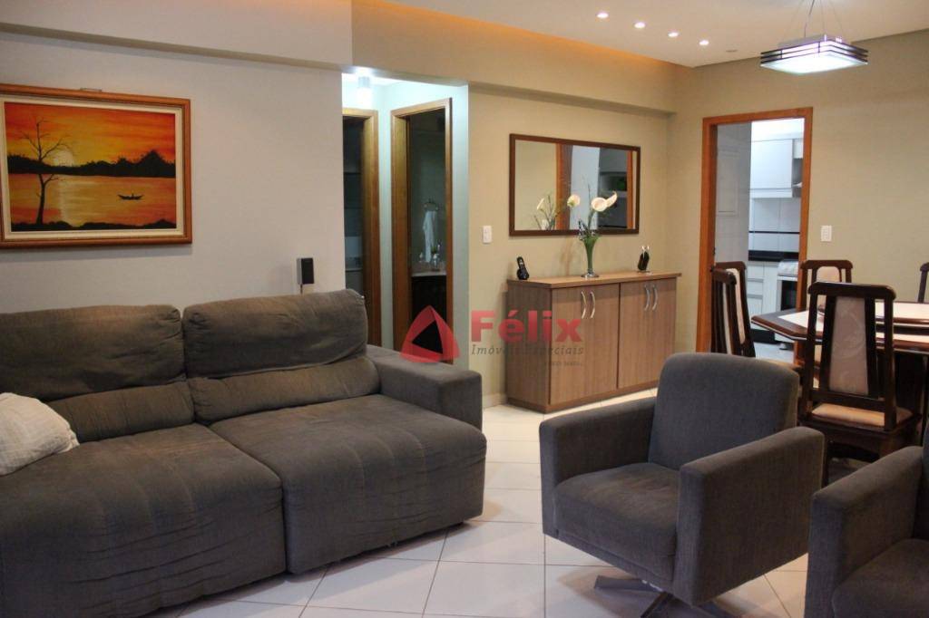 Apartamento à venda com 3 quartos, 135m² - Foto 1