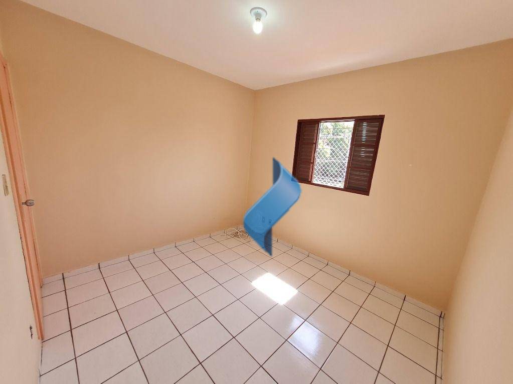Casa para alugar com 3 quartos, 107m² - Foto 25