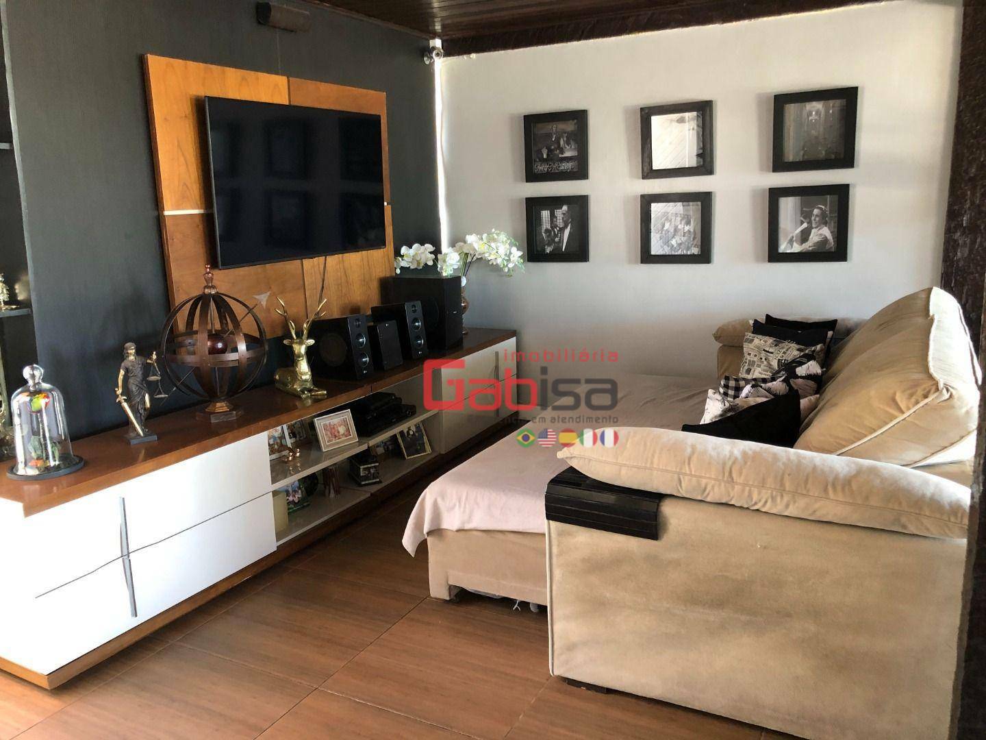 Casa à venda com 4 quartos, 310m² - Foto 2