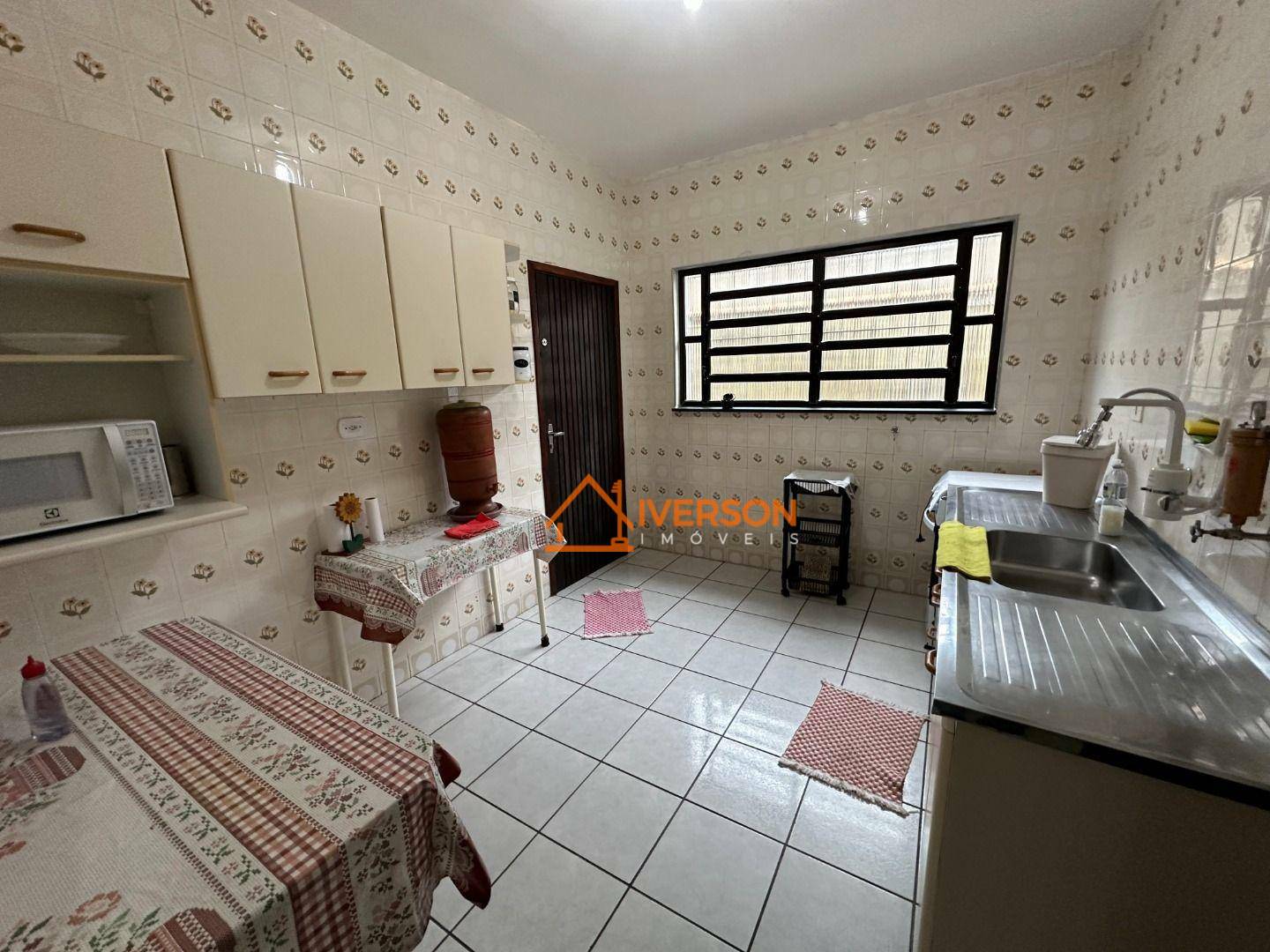 Casa à venda com 3 quartos, 340m² - Foto 10