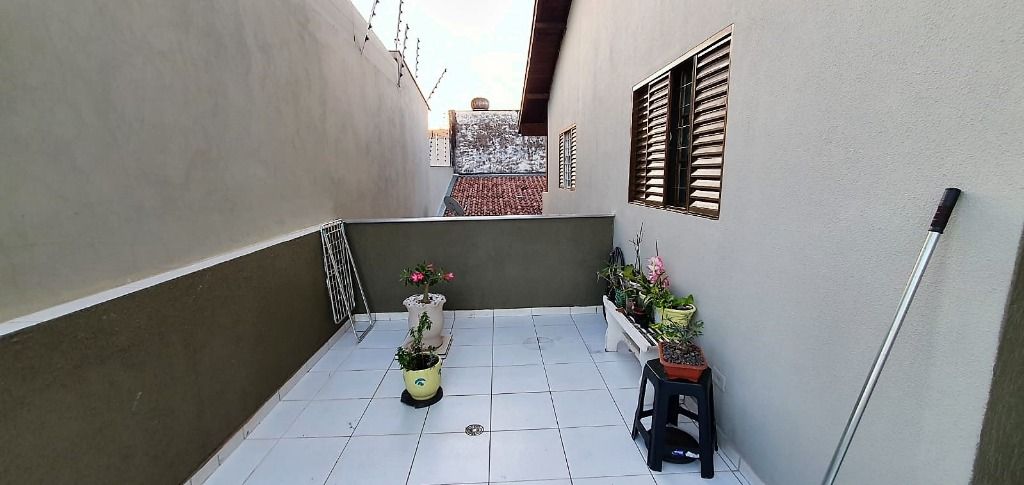 Casa à venda com 4 quartos, 248m² - Foto 21