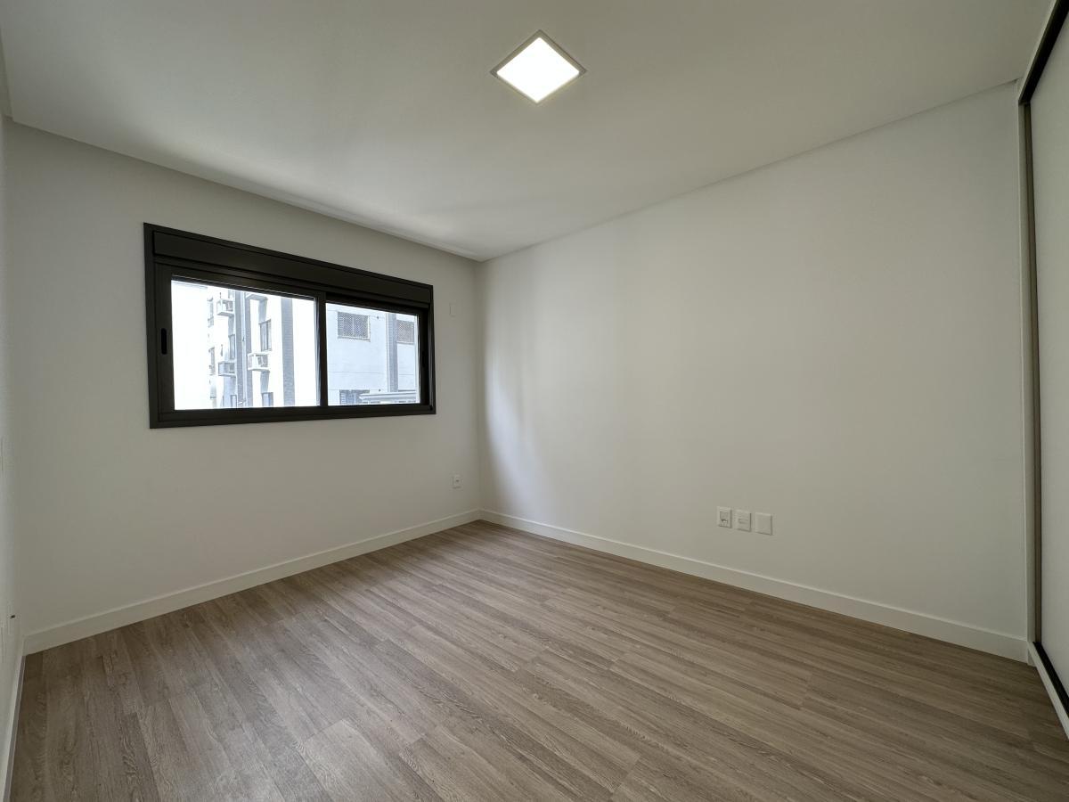 Apartamento à venda com 4 quartos, 165m² - Foto 18