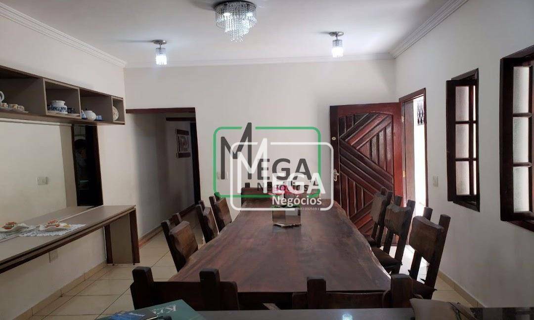 Casa à venda com 4 quartos, 200m² - Foto 24