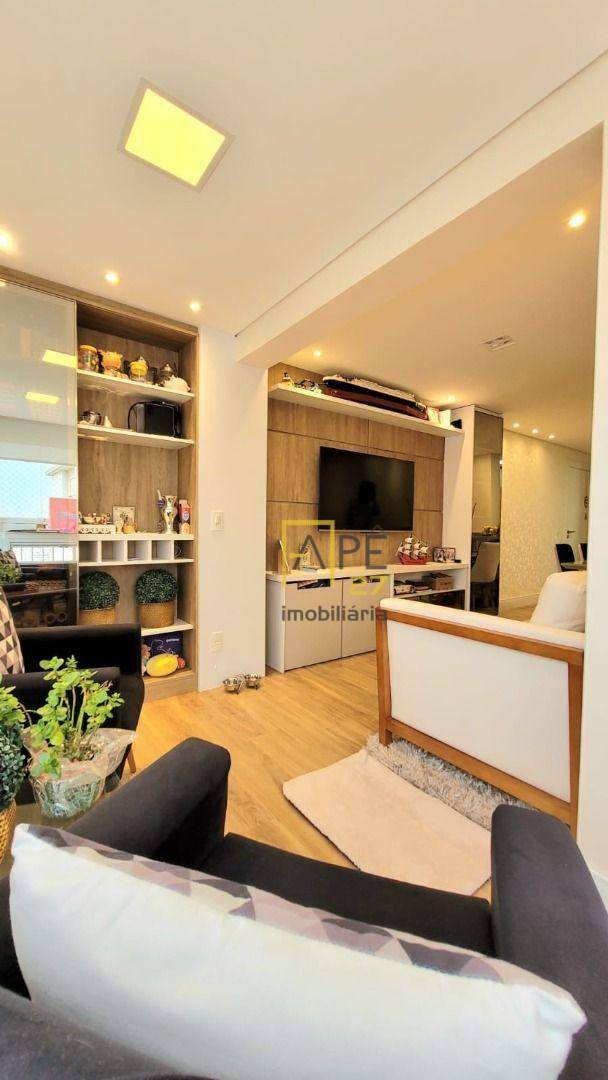 Apartamento à venda com 2 quartos, 67m² - Foto 4