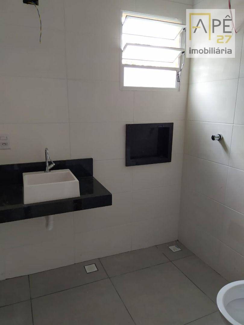 Casa à venda com 2 quartos, 55m² - Foto 8