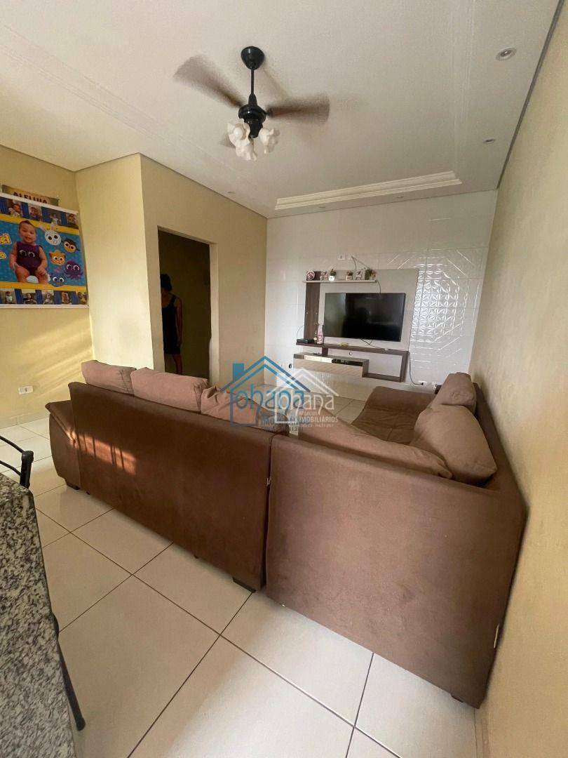 Casa à venda com 3 quartos, 212m² - Foto 2