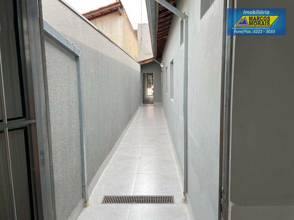 Casa à venda com 3 quartos, 128m² - Foto 4