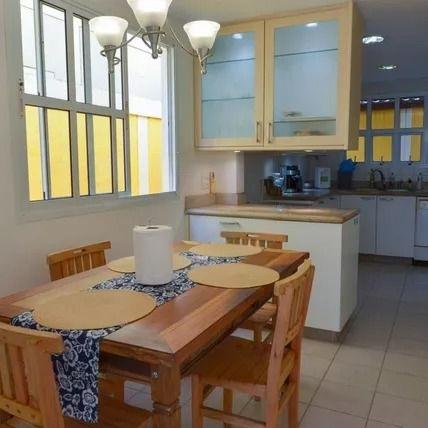 Casa de Condomínio à venda com 4 quartos, 318m² - Foto 18