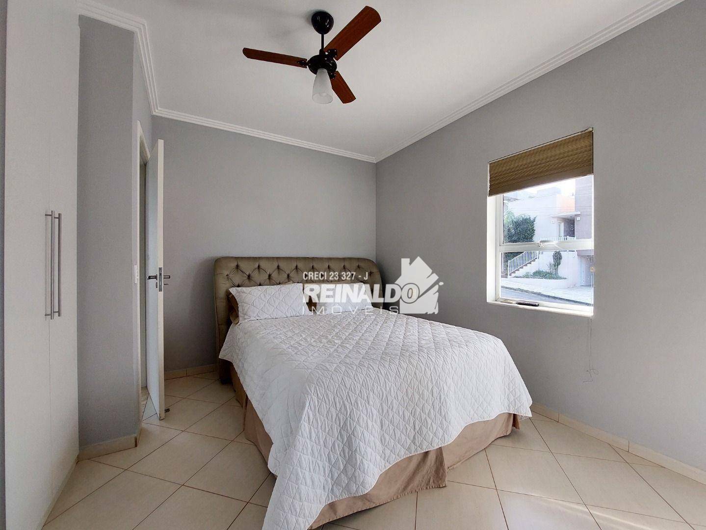 Casa de Condomínio à venda com 3 quartos, 400m² - Foto 25