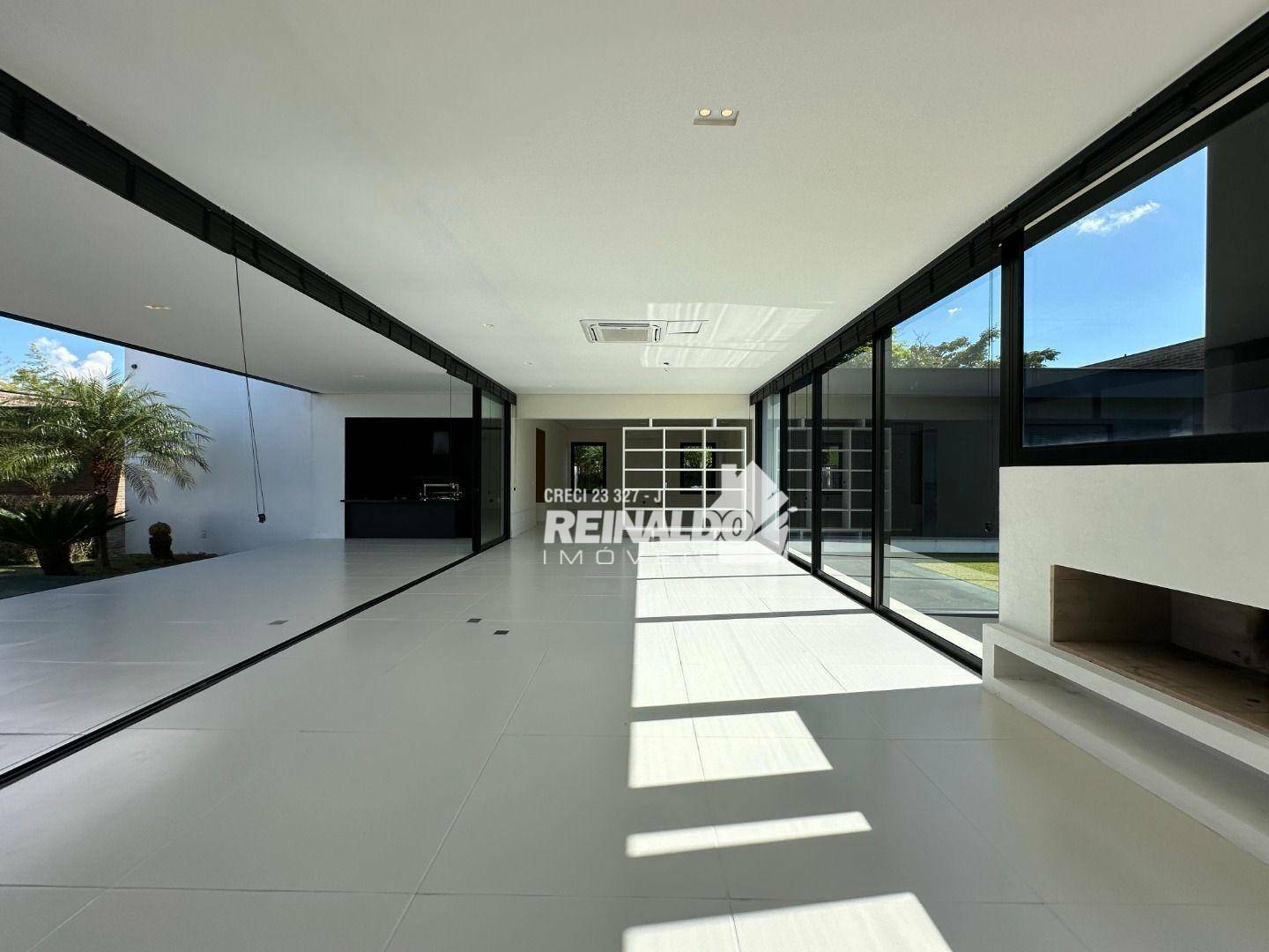 Casa de Condomínio à venda e aluguel com 4 quartos, 485m² - Foto 2