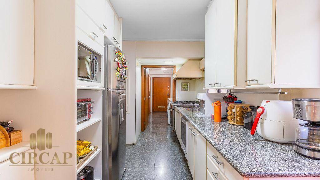 Apartamento à venda com 3 quartos, 160m² - Foto 6