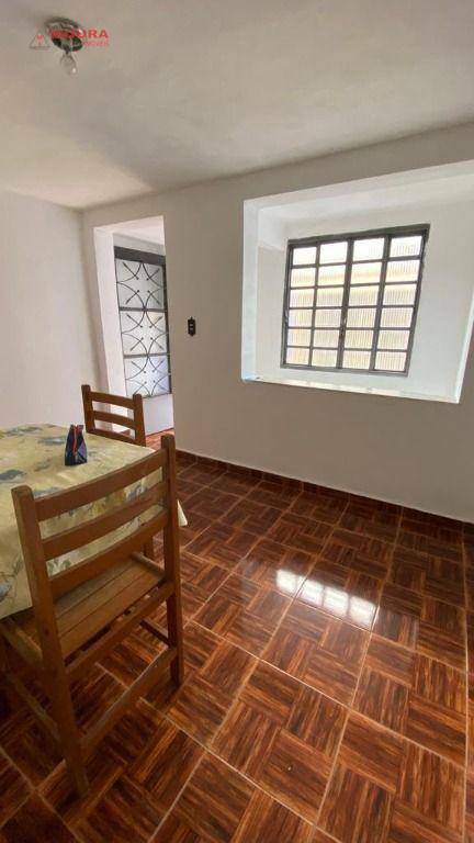 Casa à venda com 4 quartos, 100m² - Foto 4