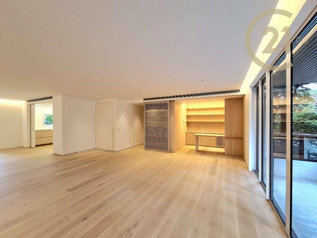 Apartamento à venda com 3 quartos, 211m² - Foto 3