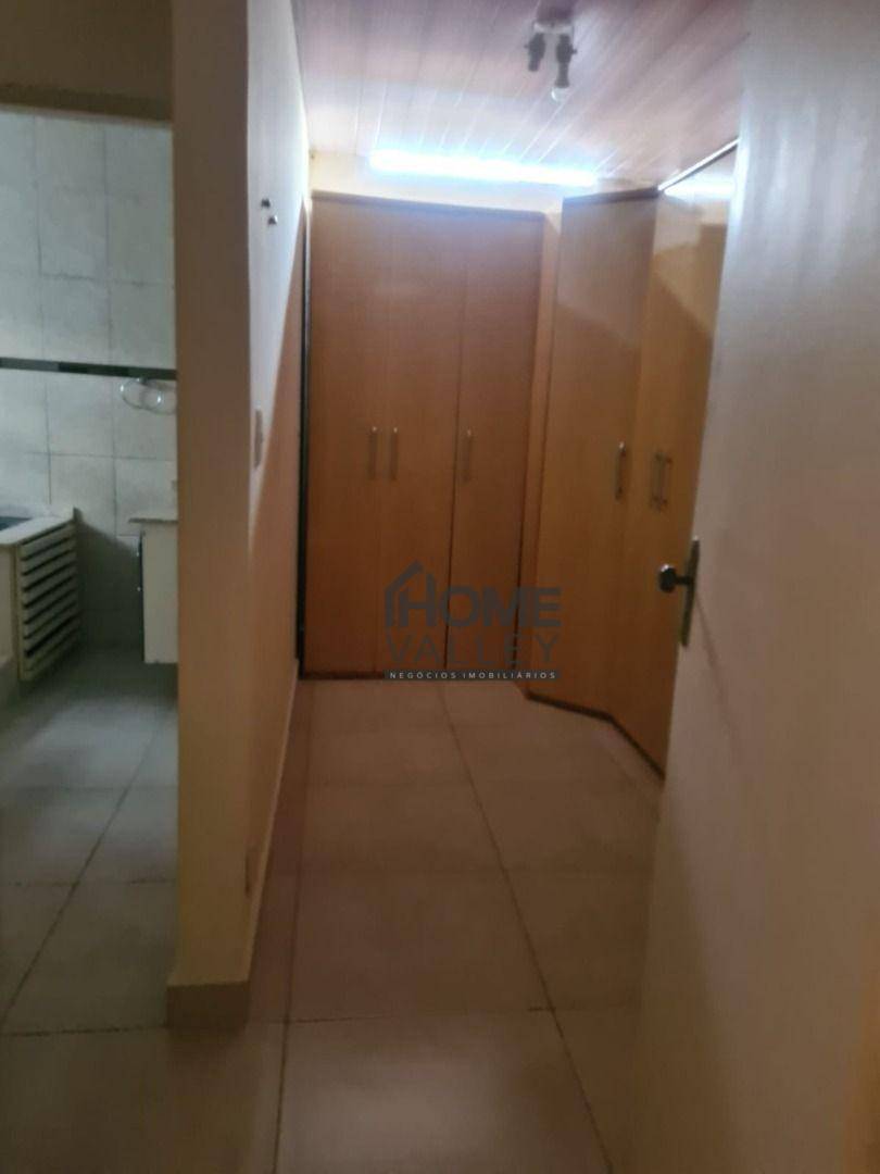 Apartamento para alugar com 3 quartos, 200m² - Foto 25