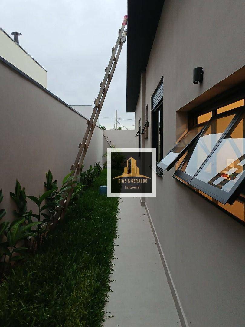Casa de Condomínio à venda com 3 quartos, 250m² - Foto 18