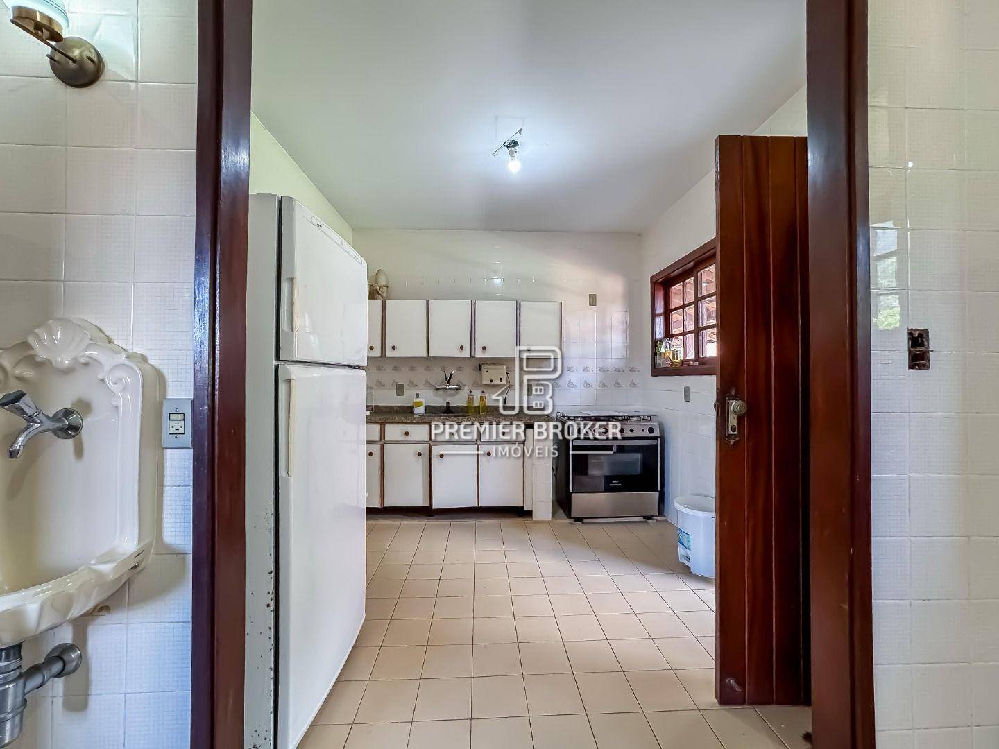 Casa de Condomínio à venda com 4 quartos, 312m² - Foto 16